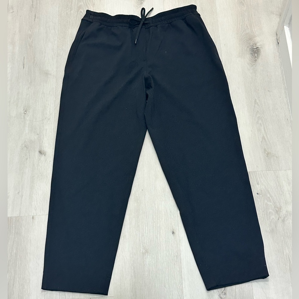 NWOT Lululemon Tapered Leg Mid Rise 7/8 Luxtreme M